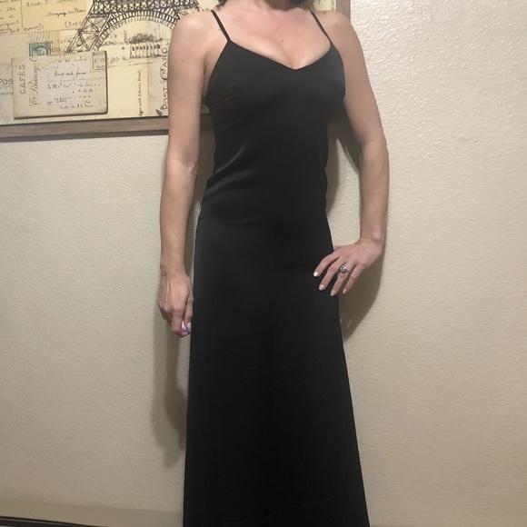 Forever 21 Dresses & Skirts - {Forever 21} sateen black maxi fitted dress XS